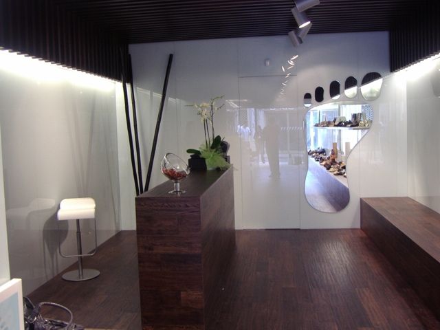 Local comercial con acabados en vidrio