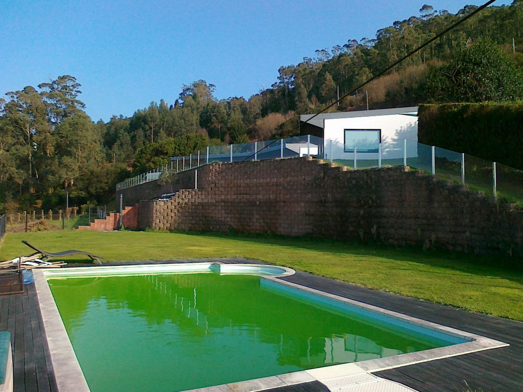 Cerramiento de vidrio para piscina exterior
